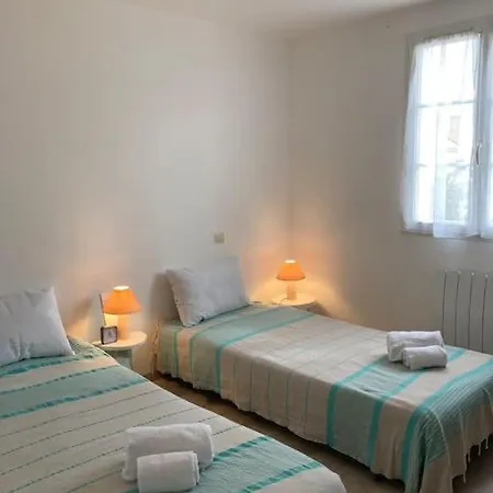 Holiday home Maison Calme Avec Garage Et Jardin Clos Avec Menage Inclus *