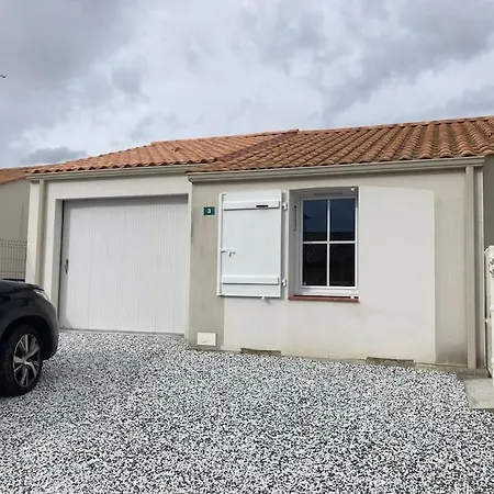 Maison Calme Avec Garage Et Jardin Clos Avec Menage Inclus